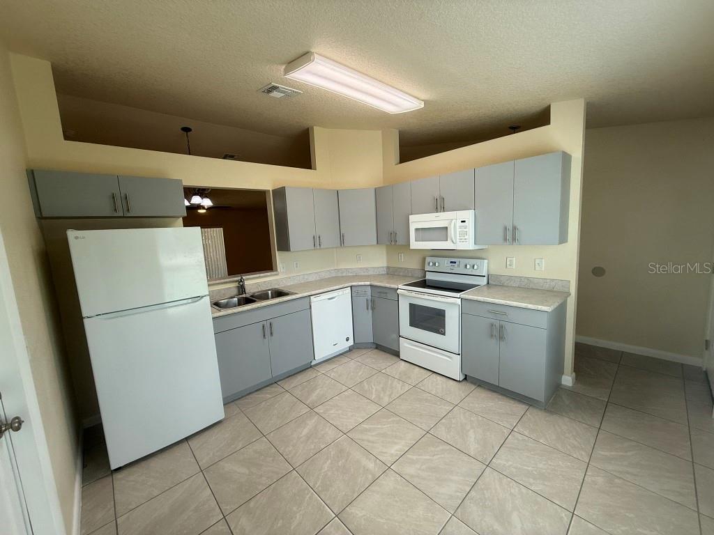 Image 5 of 21 For 1726 Pine View Avenue