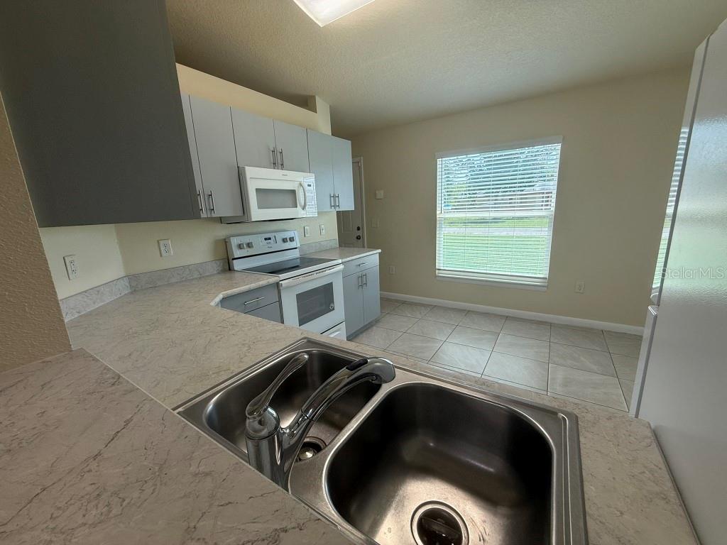 Image 7 of 21 For 1726 Pine View Avenue