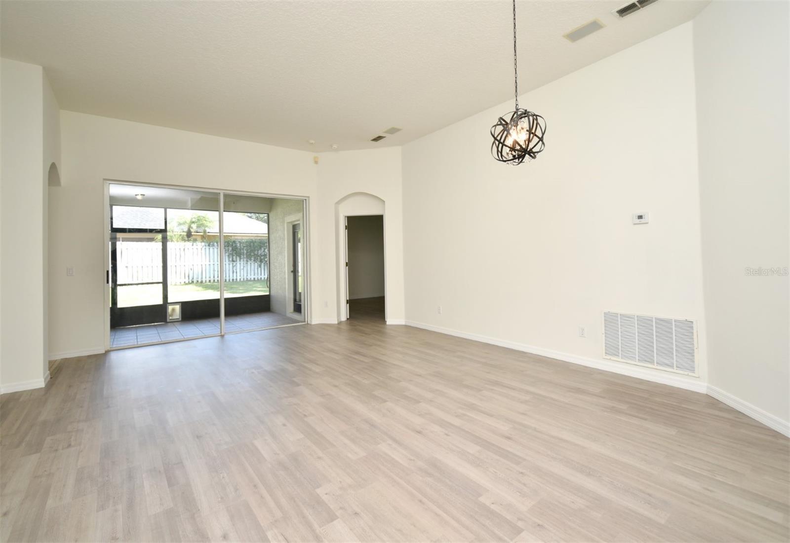 Image 4 of 48 For 8029 Bright Court