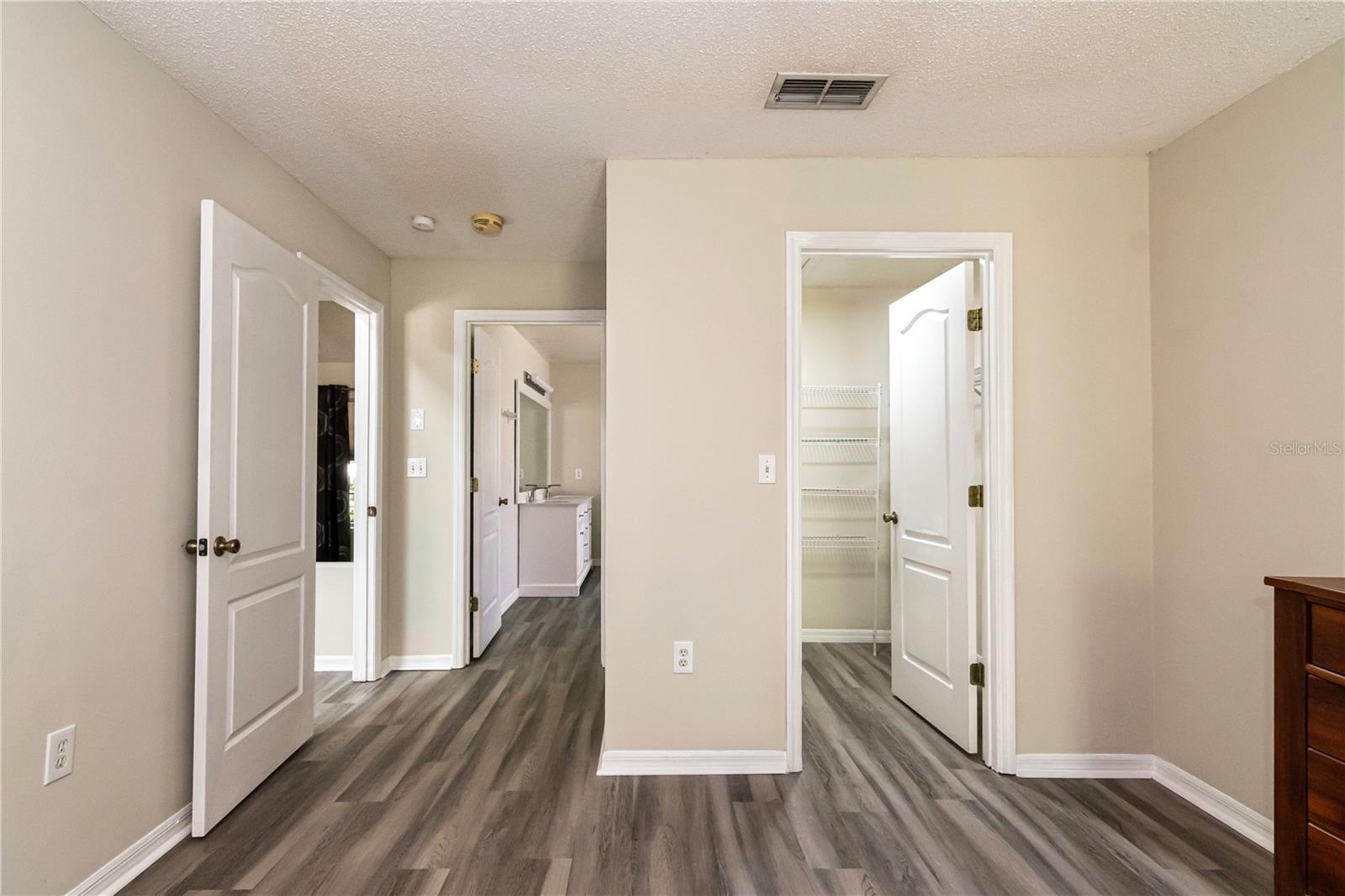 Image 23 of 48 For 2054 Derby Glen Drive
