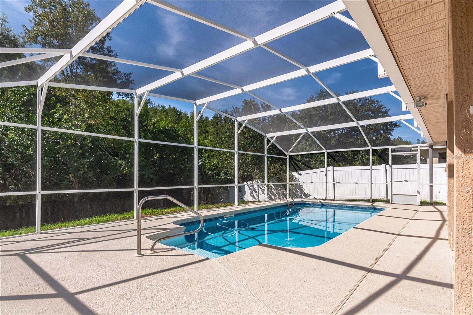 Image 32 of 48 For 2054 Derby Glen Drive