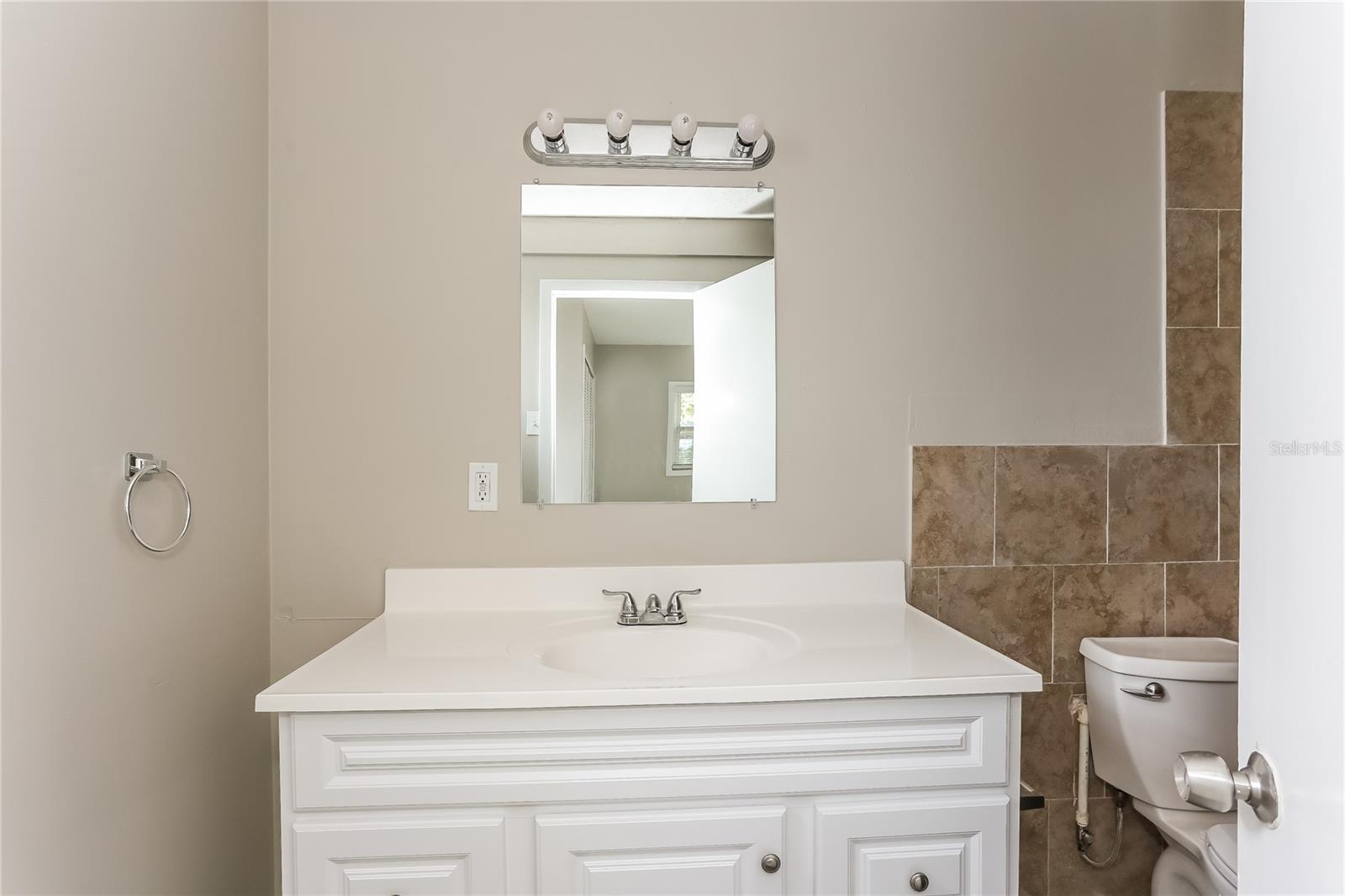 Image 14 of 16 For 3032 40th Avenue N