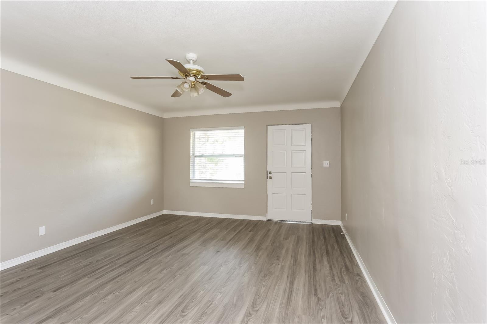 Image 3 of 16 For 3032 40th Avenue N