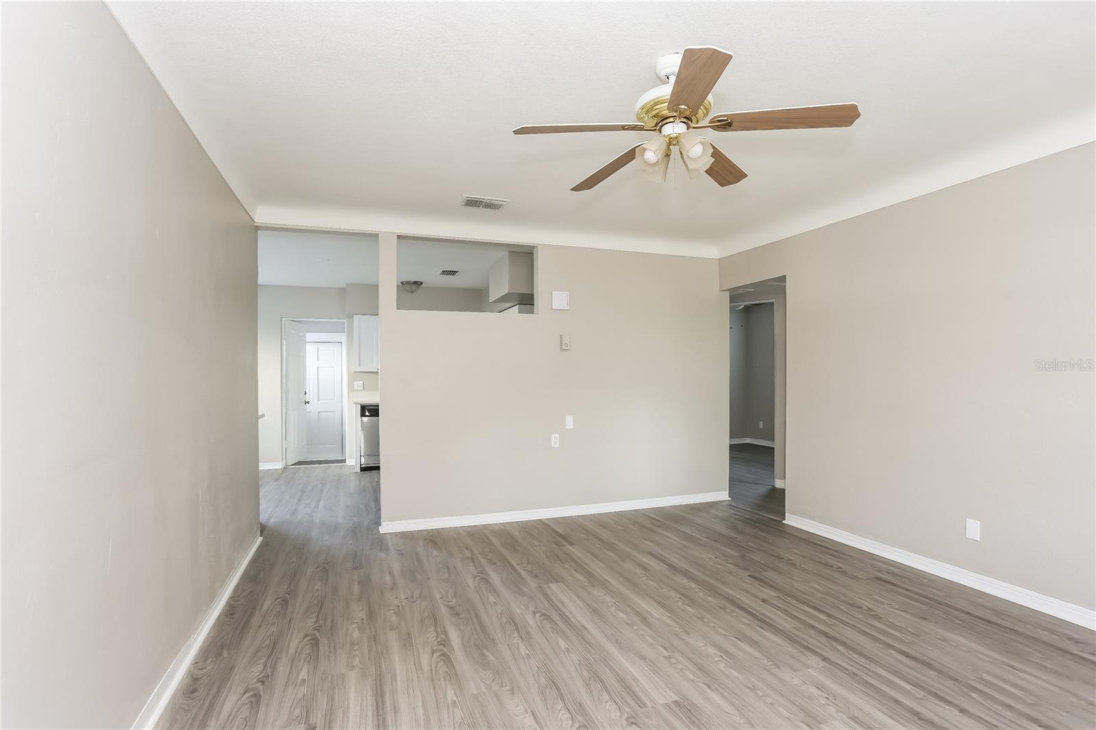 Image 4 of 16 For 3032 40th Avenue N