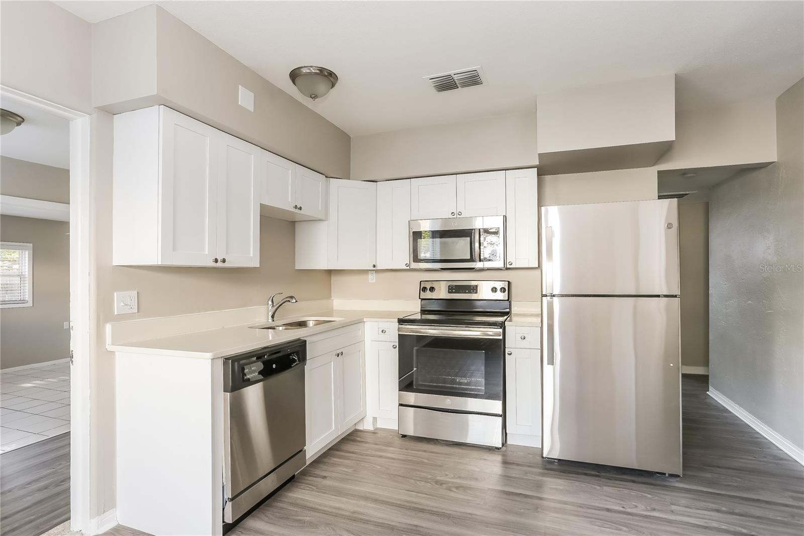 Image 5 of 16 For 3032 40th Avenue N