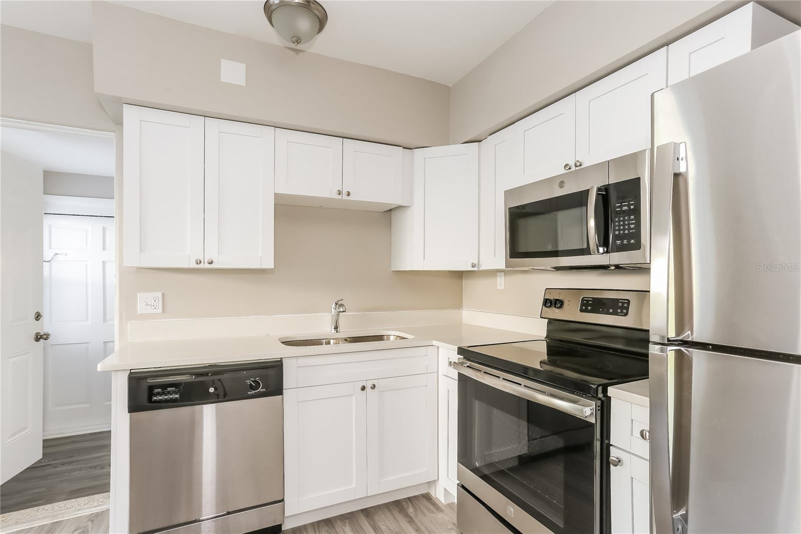 Image 6 of 16 For 3032 40th Avenue N