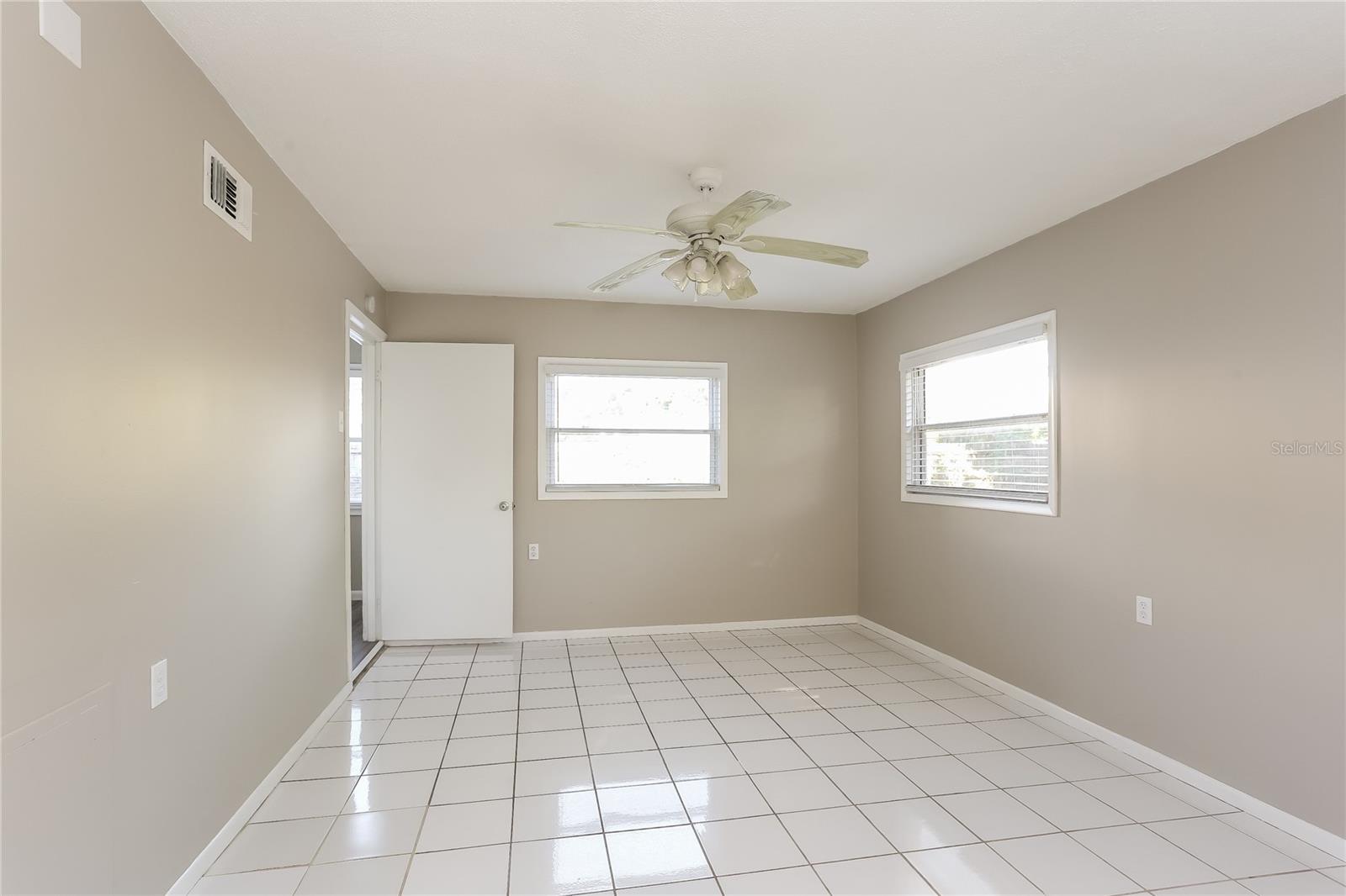 Image 8 of 16 For 3032 40th Avenue N