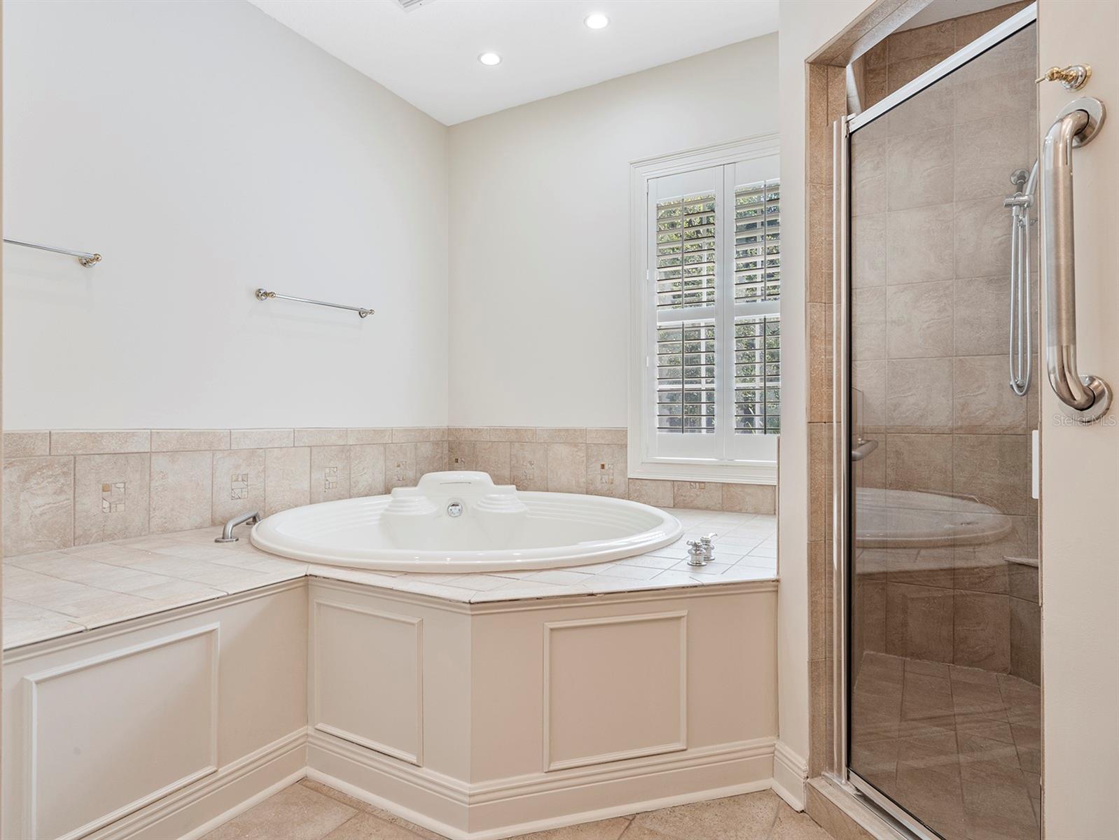 Image 14 of 28 For 1223 Country Club Oaks Circle