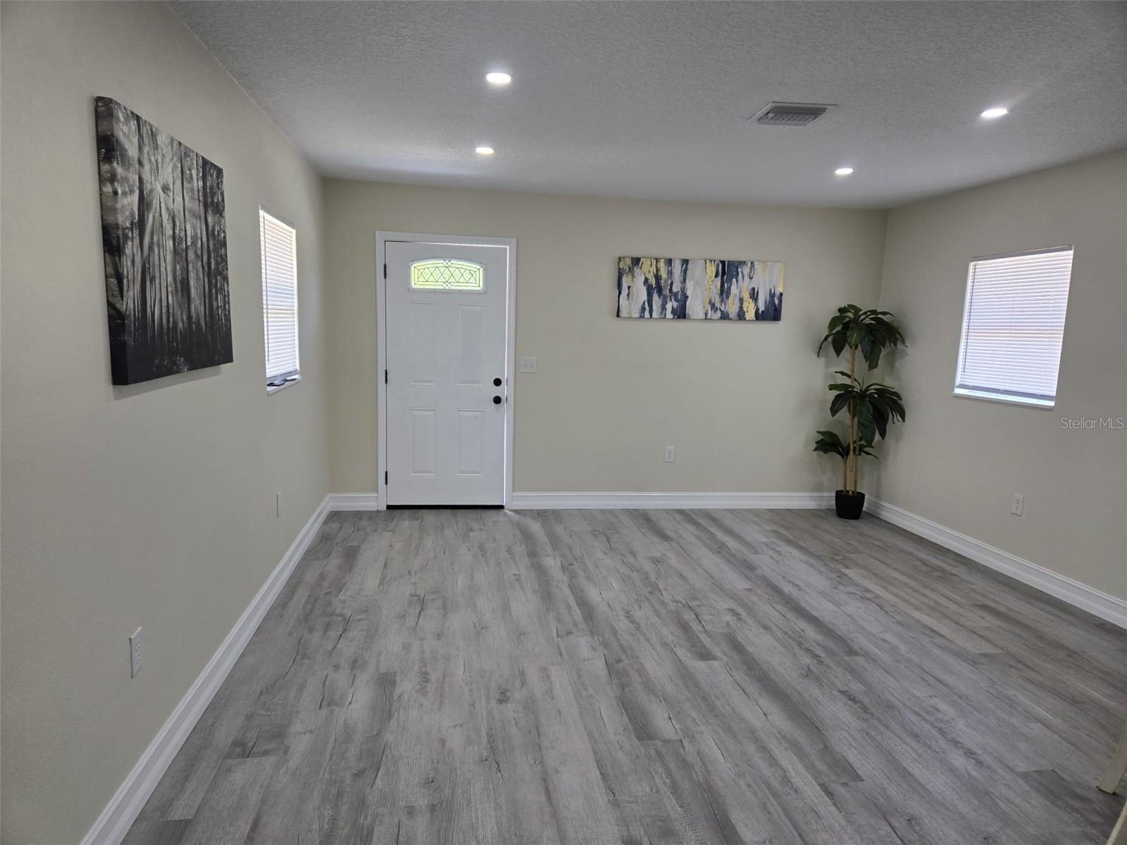 Image 5 of 10 For 38910 Merrell Avenue