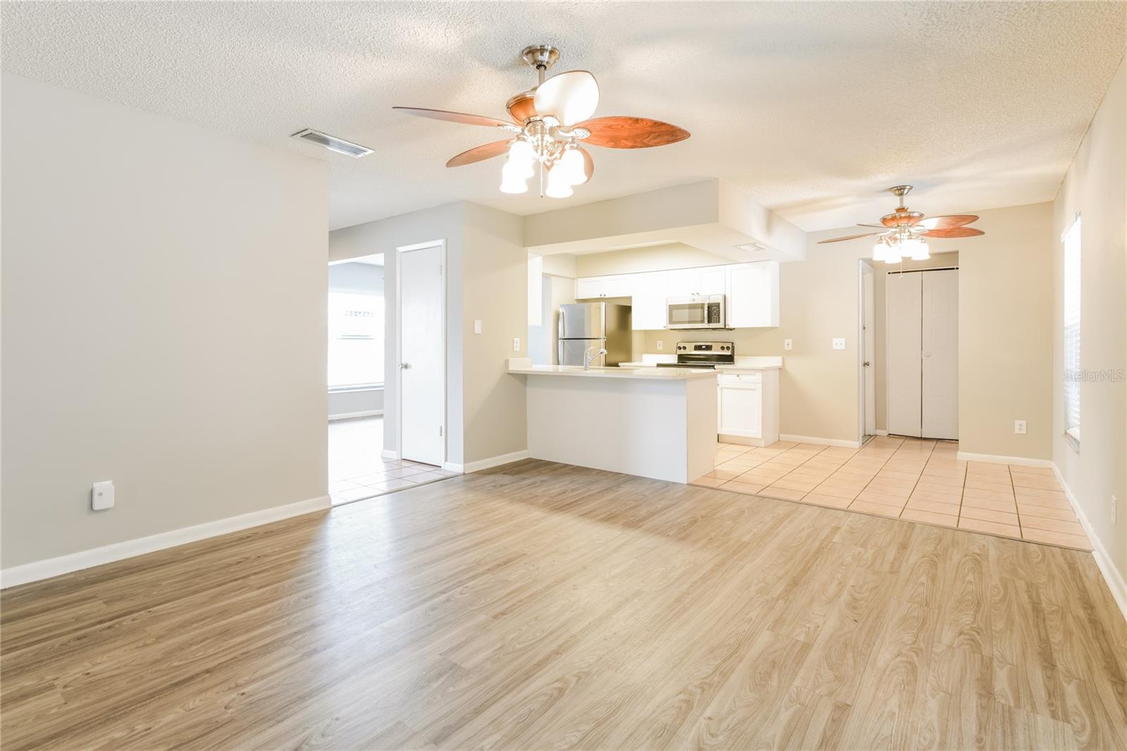 Image 4 of 16 For 1103 Briarpark Way
