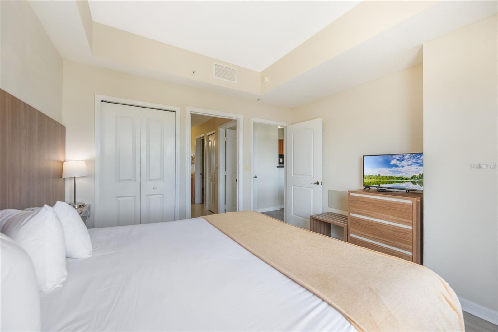 Image 27 of 45 For 7383 Universal Boulevard 1111