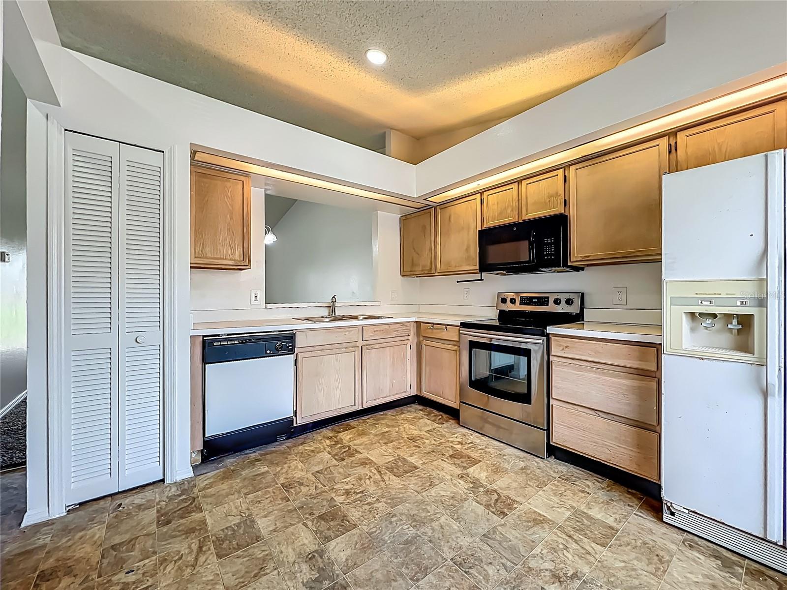 Image 5 of 36 For 14851 Laguna Beach Circle