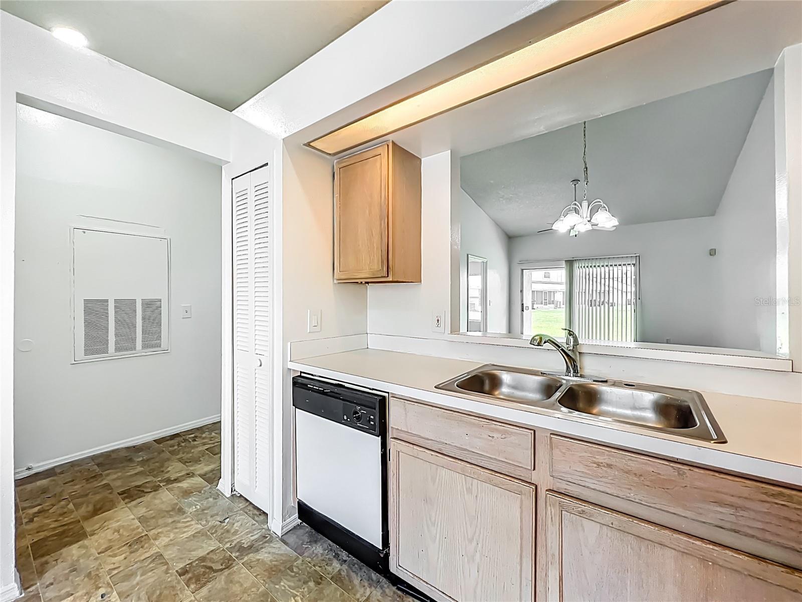 Image 8 of 36 For 14851 Laguna Beach Circle
