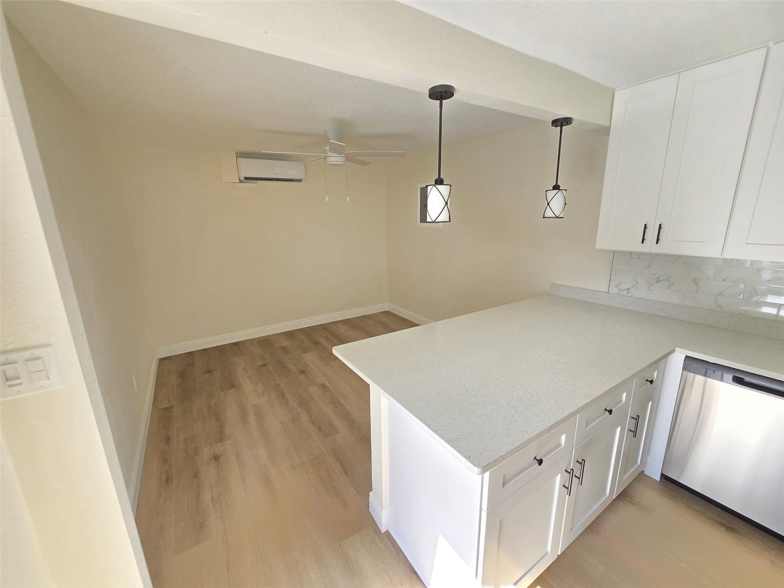 Image 3 of 9 For 416 Ianthe Street 2