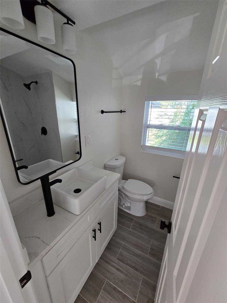 Image 9 of 9 For 416 Ianthe Street 2