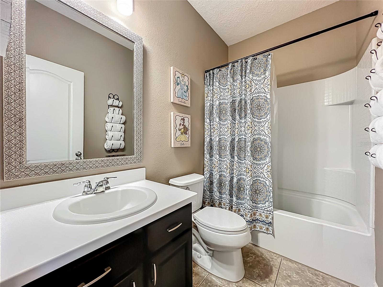 Image 33 of 68 For 11420 Center Lake Drive