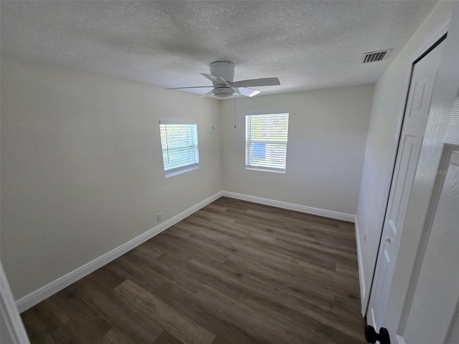 Image 10 of 16 For 416 Ianthe Street 3