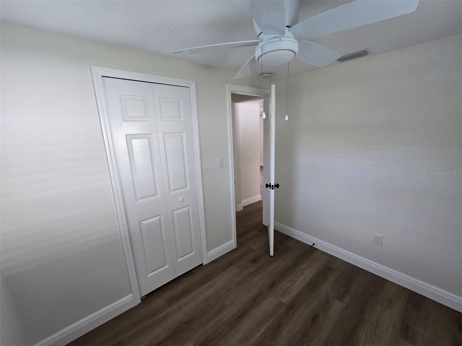 Image 11 of 16 For 416 Ianthe Street 3