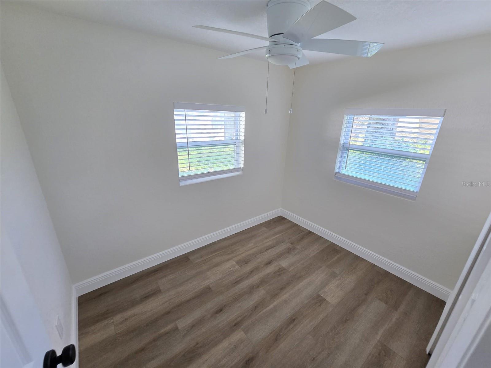 Image 12 of 16 For 416 Ianthe Street 3