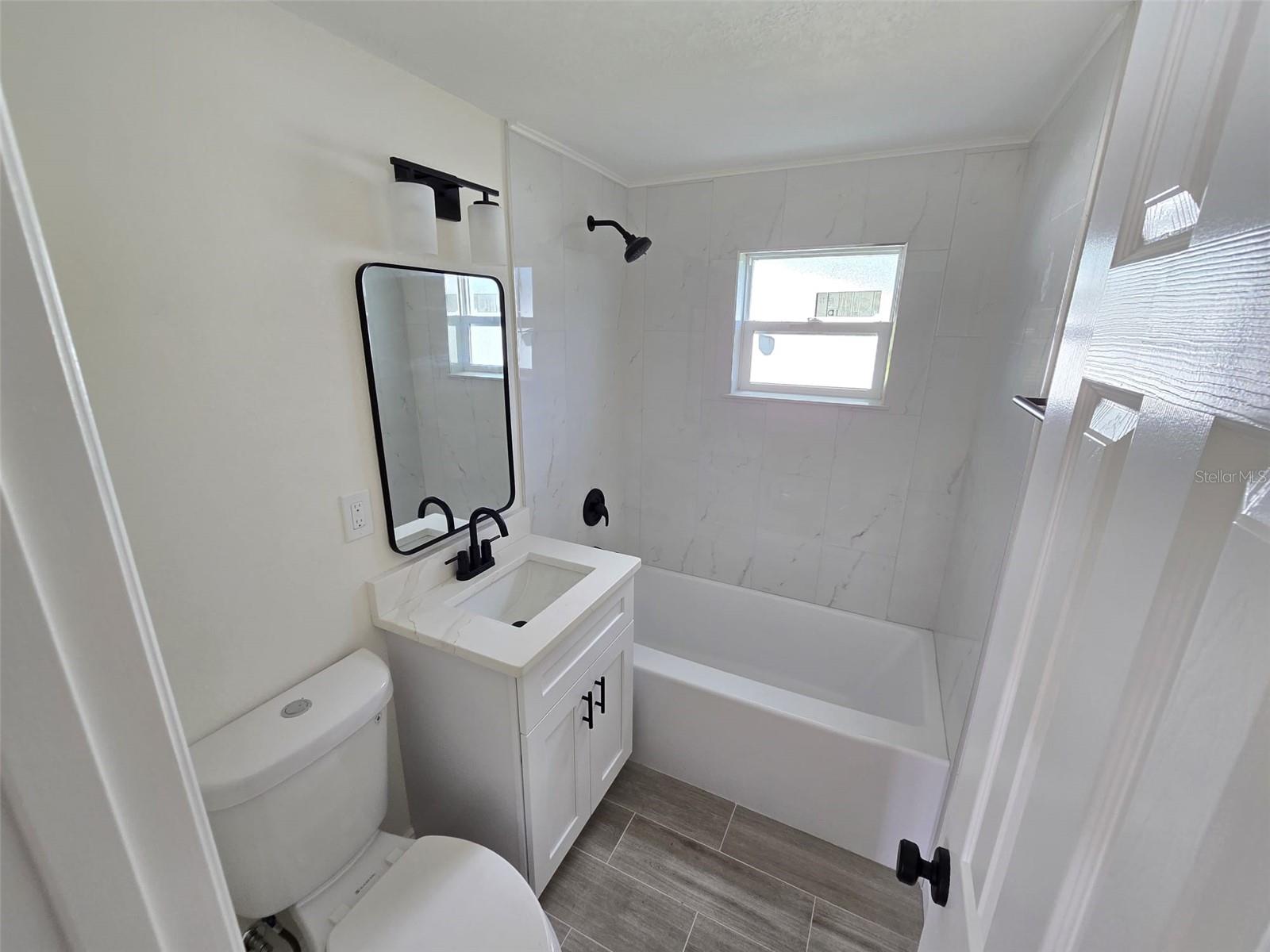 Image 8 of 16 For 416 Ianthe Street 3