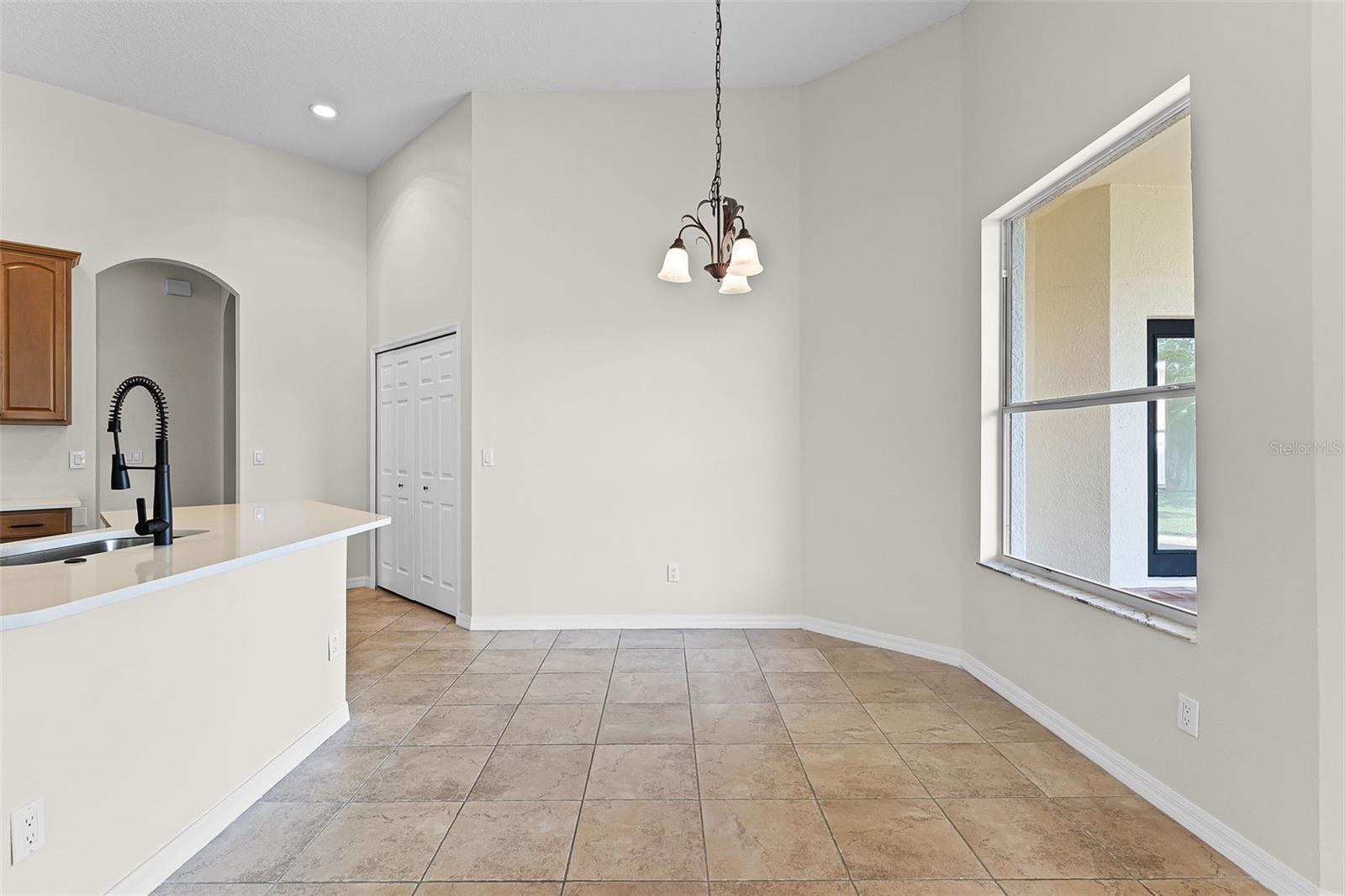 Image 10 of 34 For 6948 Remington View Court