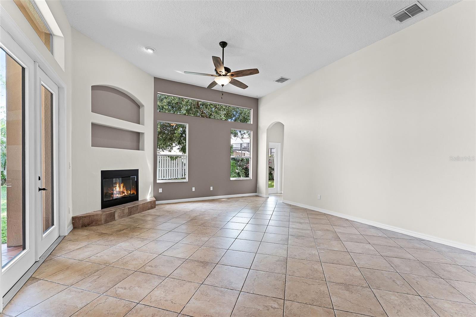 Image 13 of 34 For 6948 Remington View Court