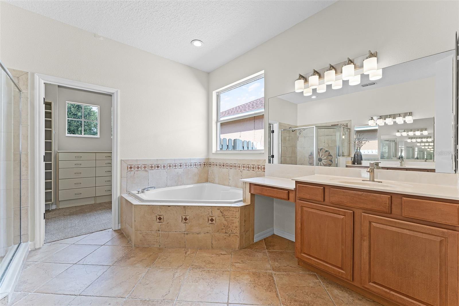 Image 19 of 34 For 6948 Remington View Court