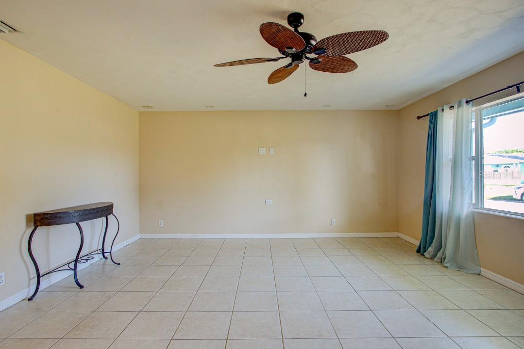 Image 15 of 66 For 22 Plaza Drive