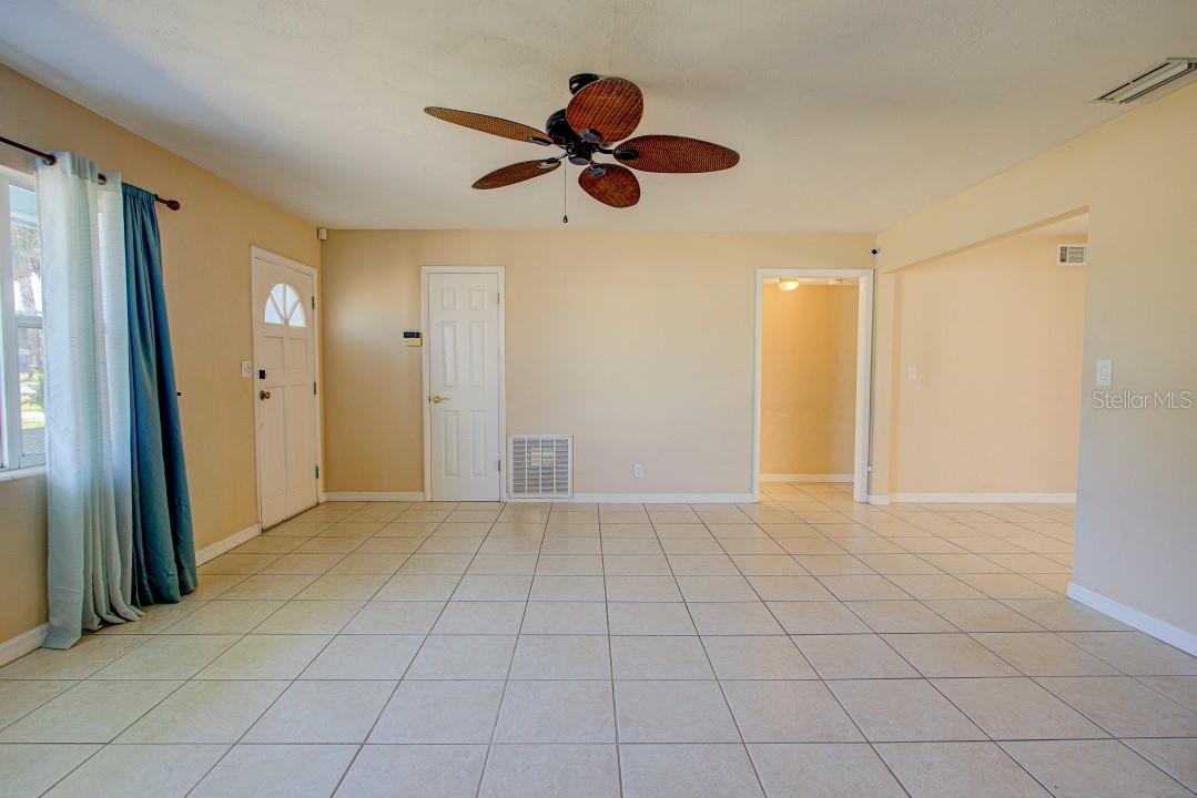 Image 18 of 66 For 22 Plaza Drive