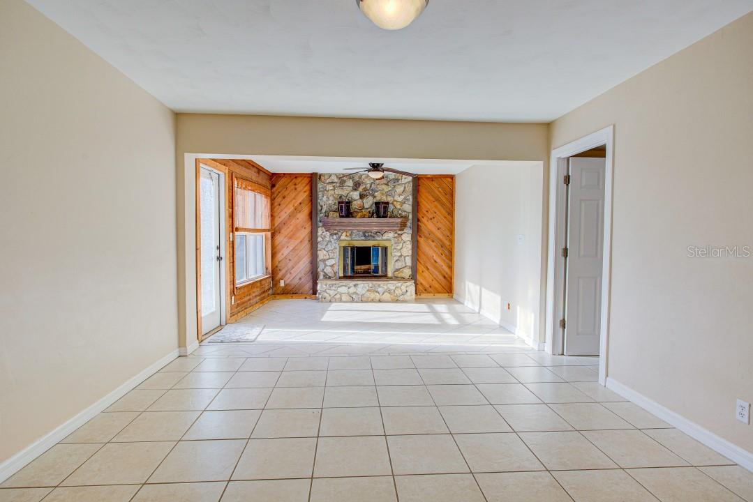 Image 28 of 66 For 22 Plaza Drive