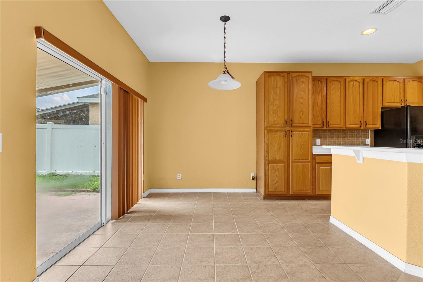 Image 13 of 37 For 255 Towerview Drive W