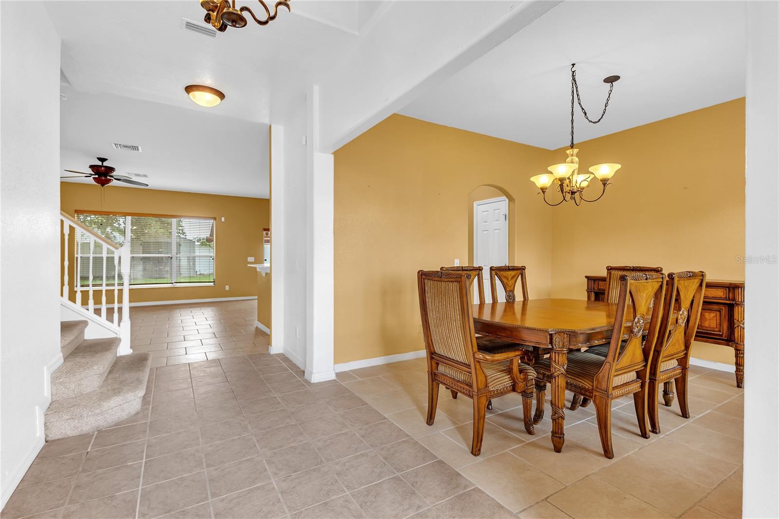 Image 3 of 37 For 255 Towerview Drive W