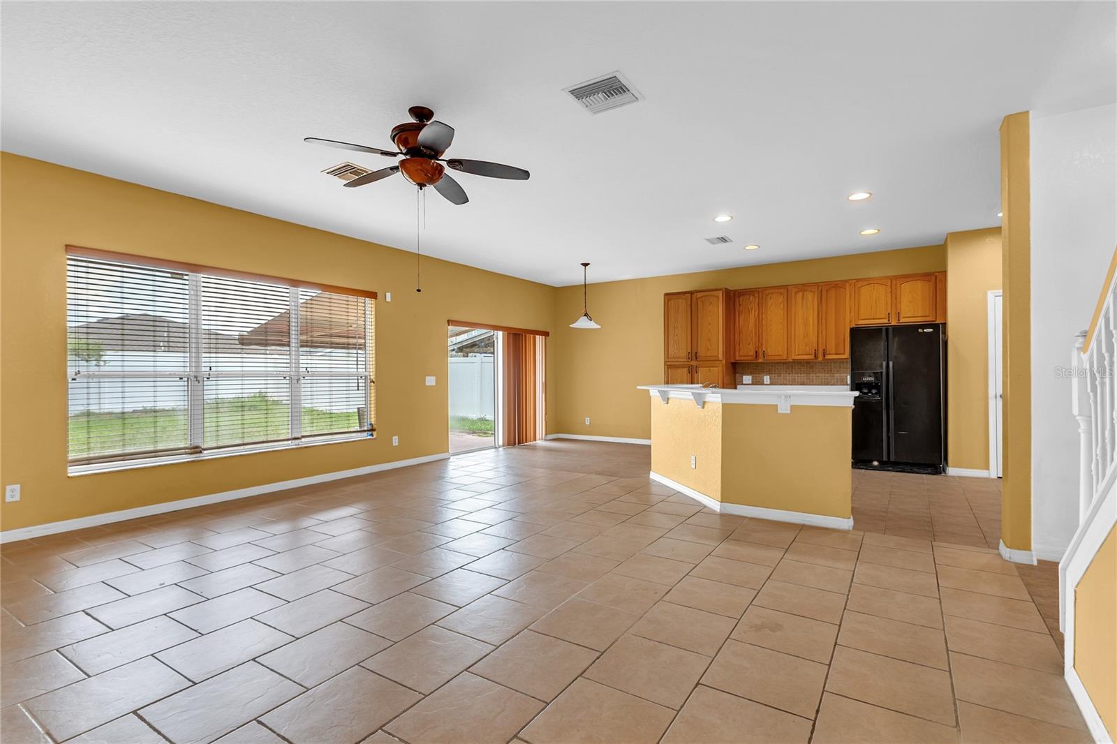 Image 6 of 37 For 255 Towerview Drive W
