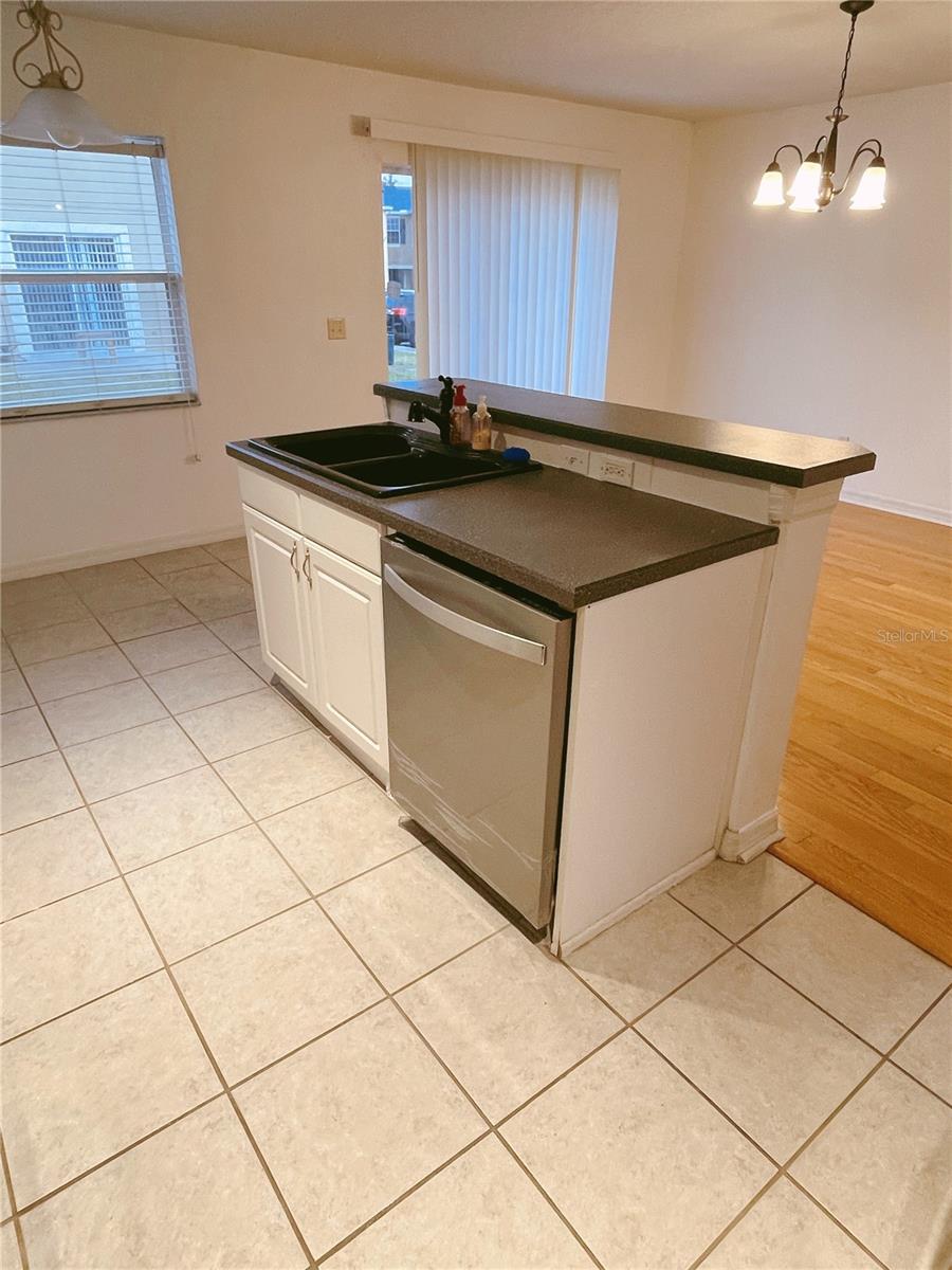 Image 12 of 24 For 12755 Somerset Oaks Street