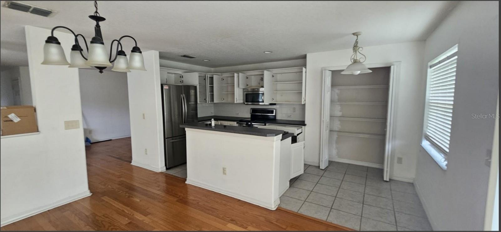 Image 3 of 24 For 12755 Somerset Oaks Street