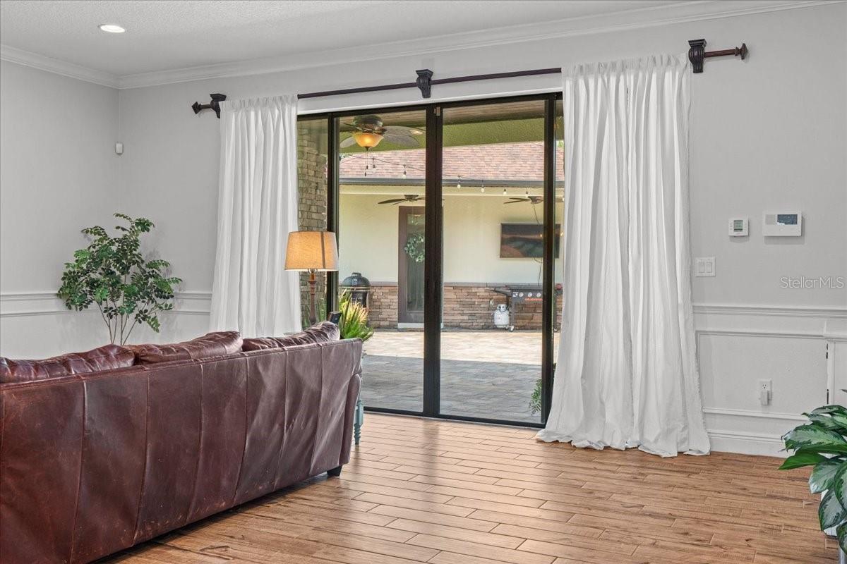 Image 11 of 58 For 6053 Dallas Boulevard