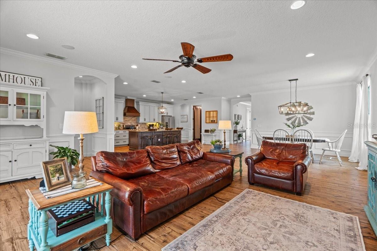 Image 12 of 58 For 6053 Dallas Boulevard