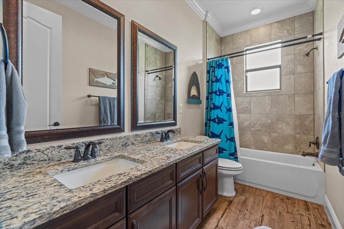 Image 34 of 58 For 6053 Dallas Boulevard