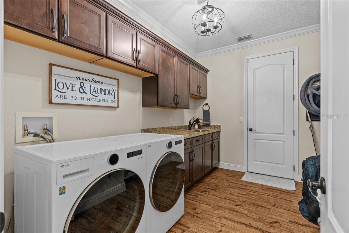 Image 37 of 58 For 6053 Dallas Boulevard