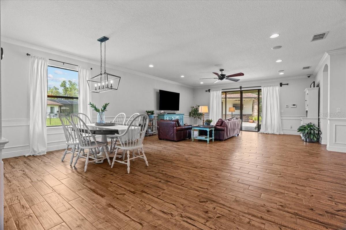 Image 9 of 58 For 6053 Dallas Boulevard