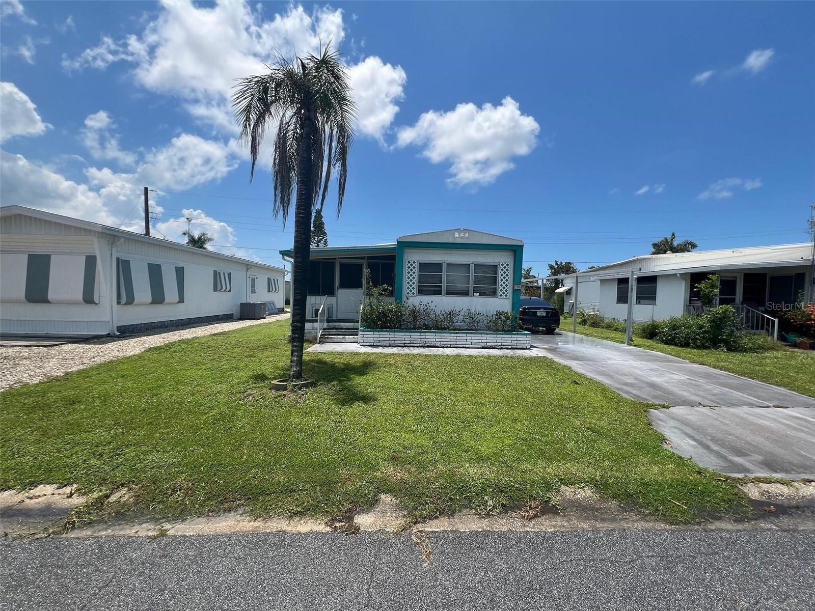 Image 3 of 13 For 108 50th Avenue Drive W