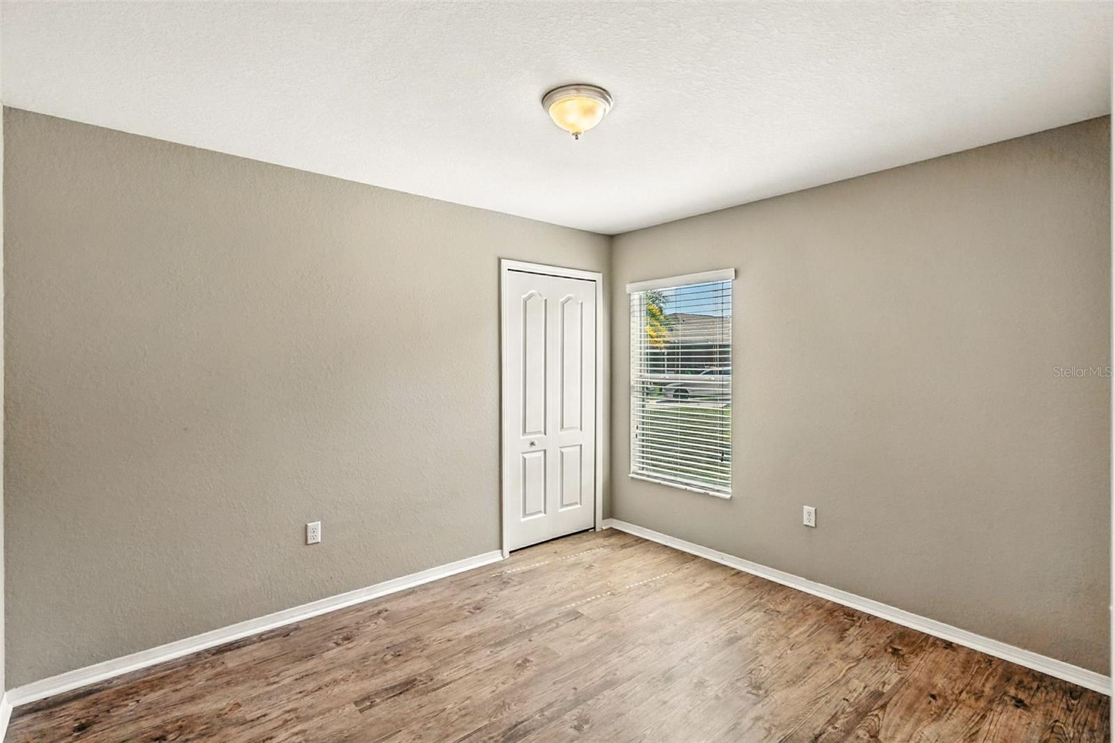Image 15 of 25 For 6867 Heatherbrook Drive