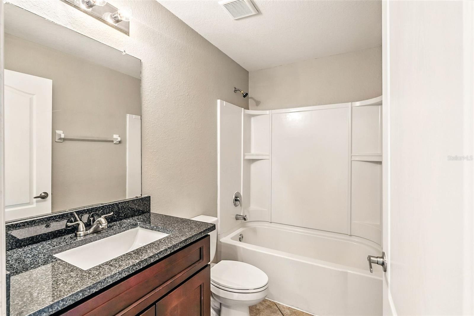Image 19 of 25 For 6867 Heatherbrook Drive