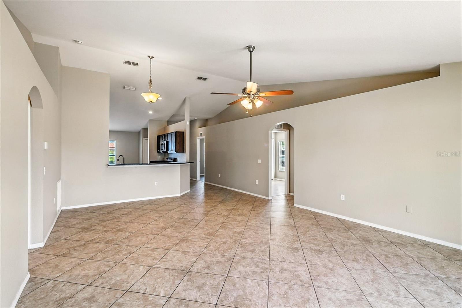 Image 5 of 25 For 6867 Heatherbrook Drive