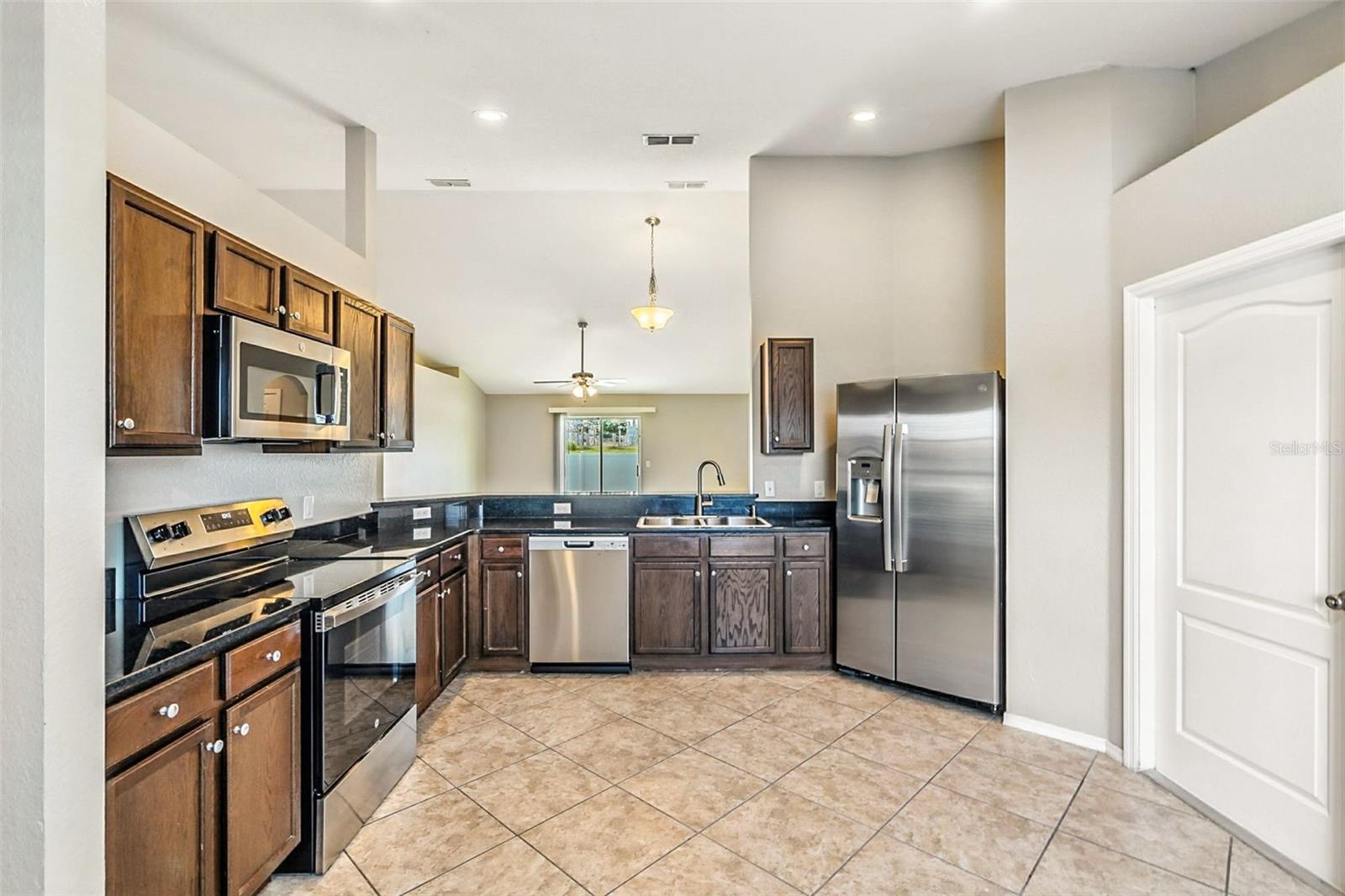 Image 7 of 25 For 6867 Heatherbrook Drive