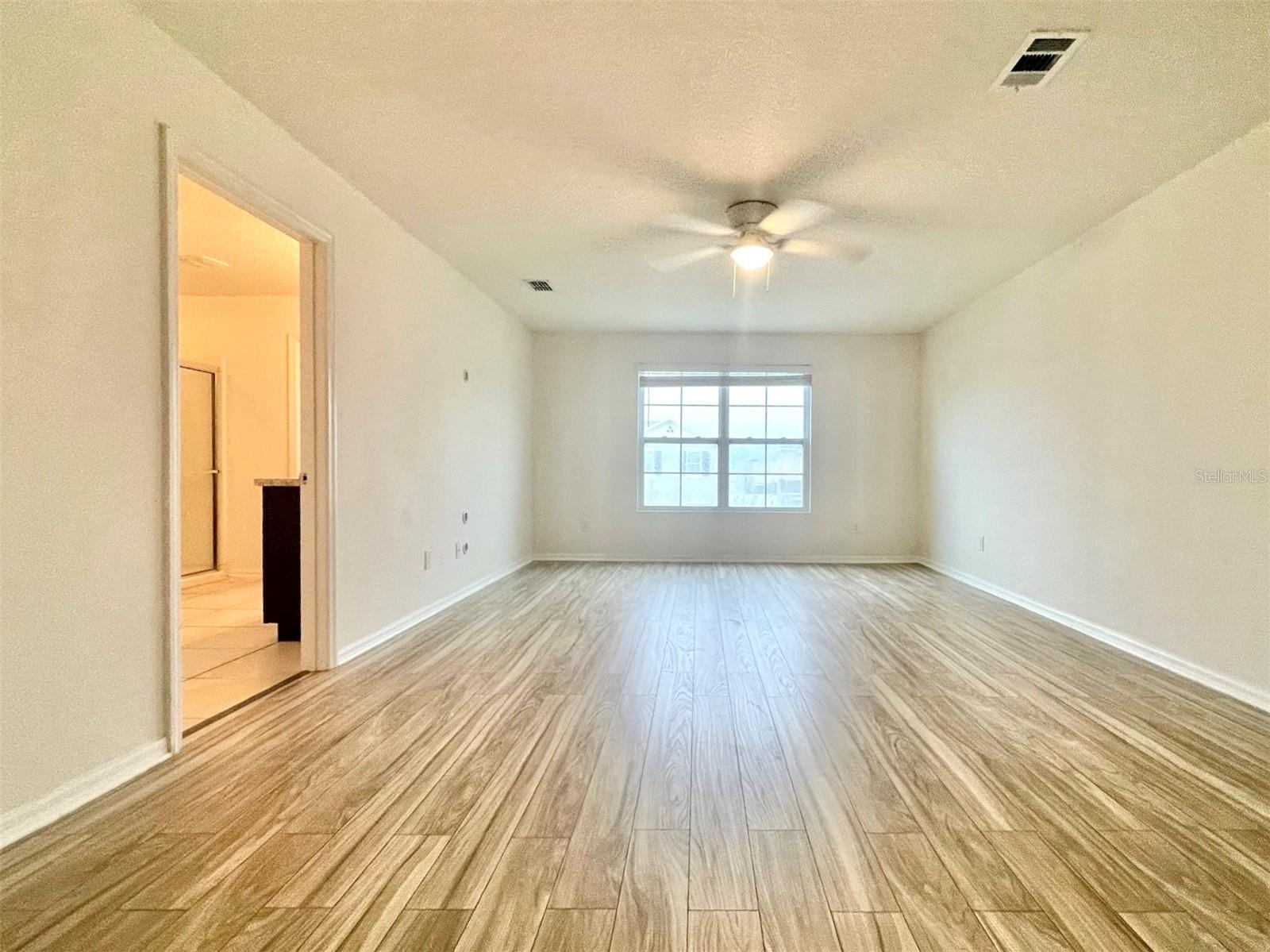 Image 16 of 22 For 16724 Citrus Parkway