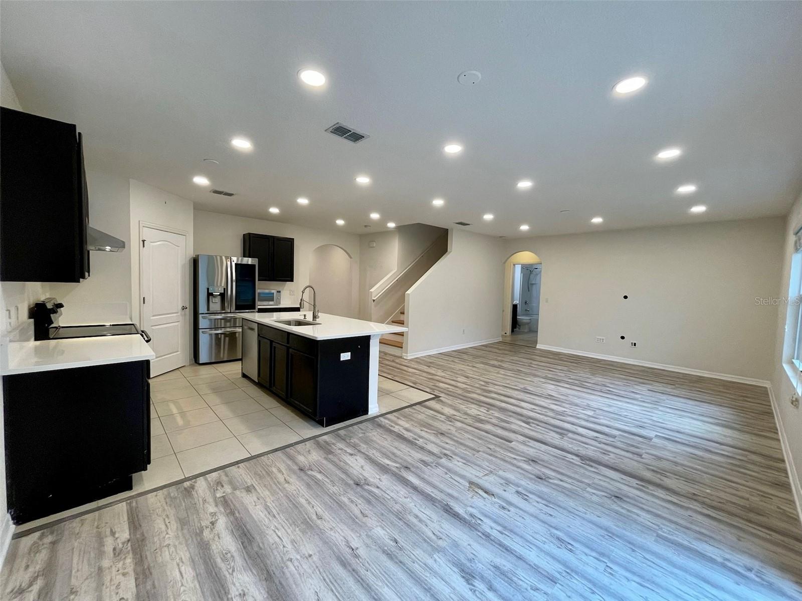Image 5 of 22 For 16724 Citrus Parkway