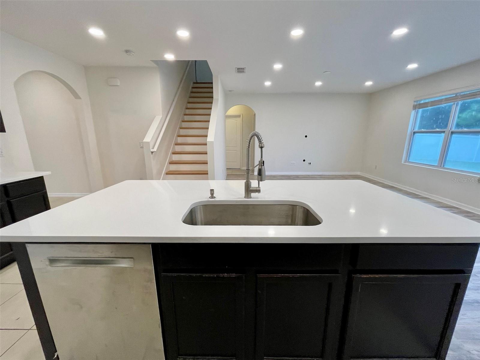Image 8 of 22 For 16724 Citrus Parkway