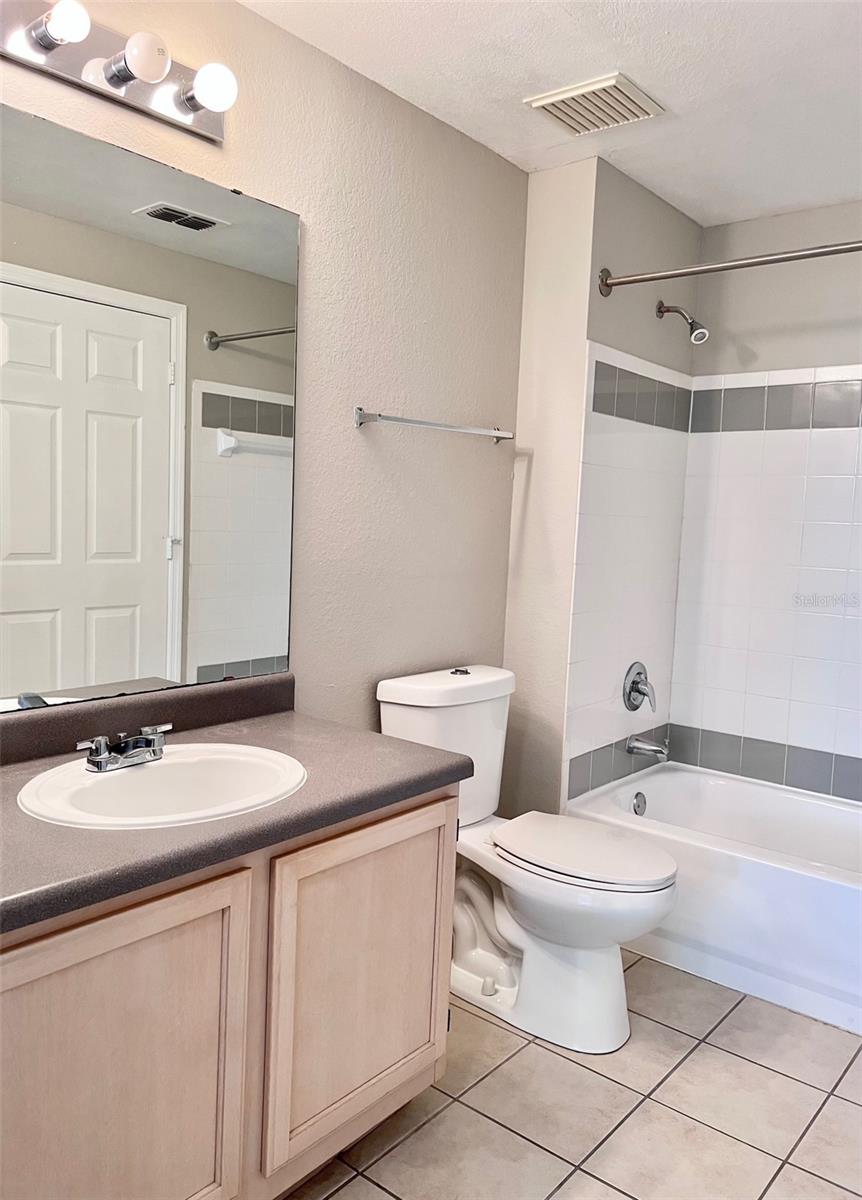 Image 22 of 37 For 6627 Queens Borough Avenue 102