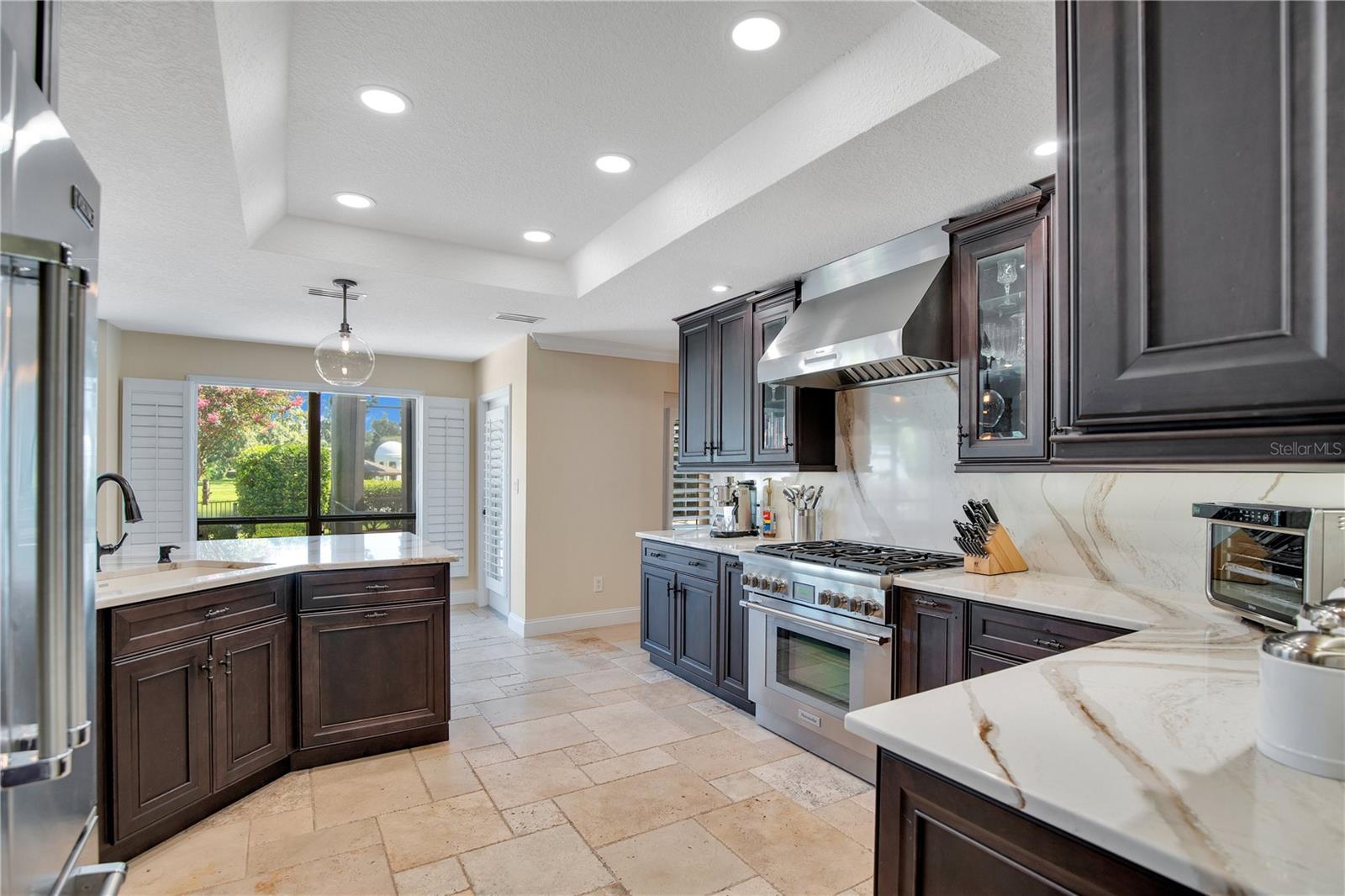 Listing photo id 20 for 525 Mandalay Road
